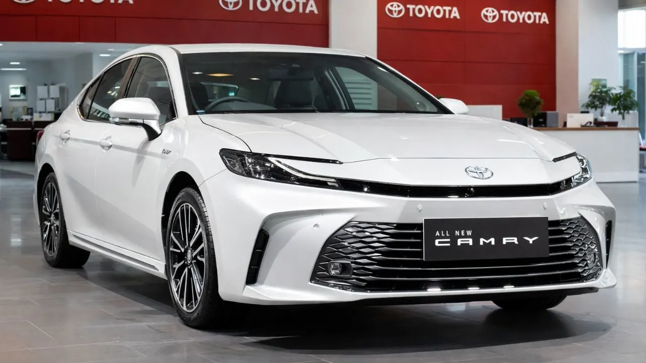 Toyota Camry 2026 Hybrid Sedan Comes
